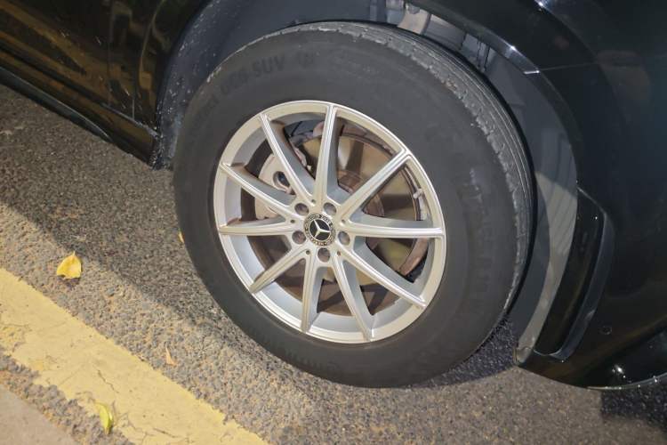 Used Mercedes-Benz GLE 2020 Restyled GLE 350 4MATIC Fashion Edition Right Front Wheel Hub