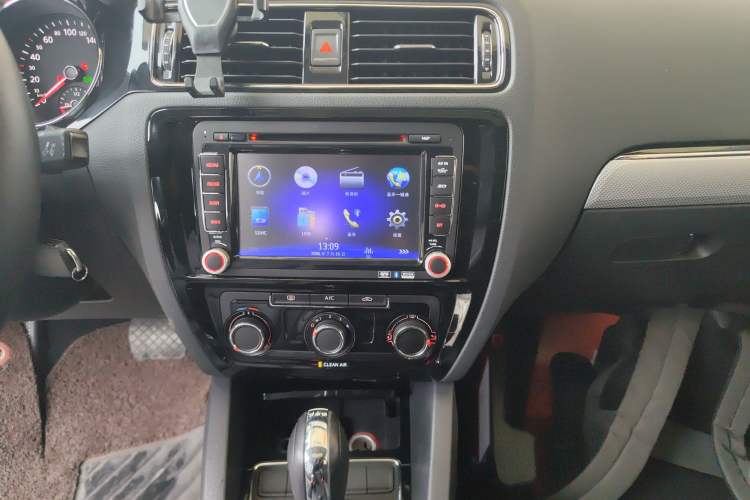 Used Volkswagen Sagitar 2016 230TSI 25th Anniversary Edition
