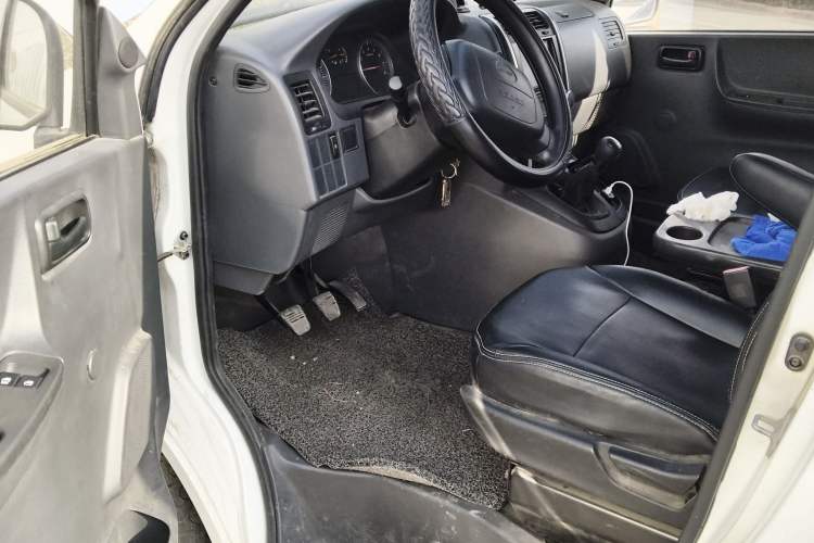 Used Jinbei Express 2018 2.0L Standard Version V19 Driver Seat