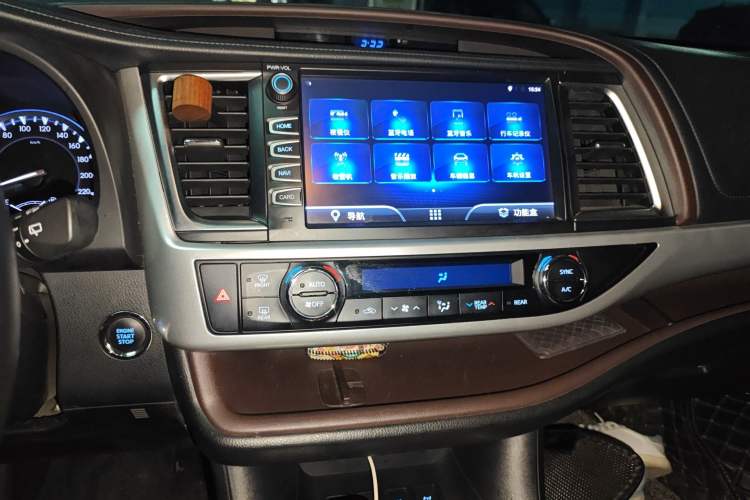 Used Toyota Highlander 2018 2.0T Four-Wheel Drive Luxury Version 7 Seats China VI Standard
