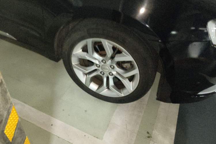 Used Geely Auto Emgrand GT 2015 1.8T Flagship Model Right Front Wheel Hub