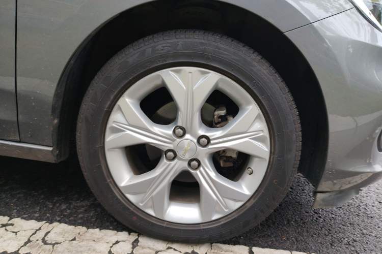 Used Chevrolet Cavalier 2020 325T Automatic Enjoyment Edition Right Front Wheel Hub