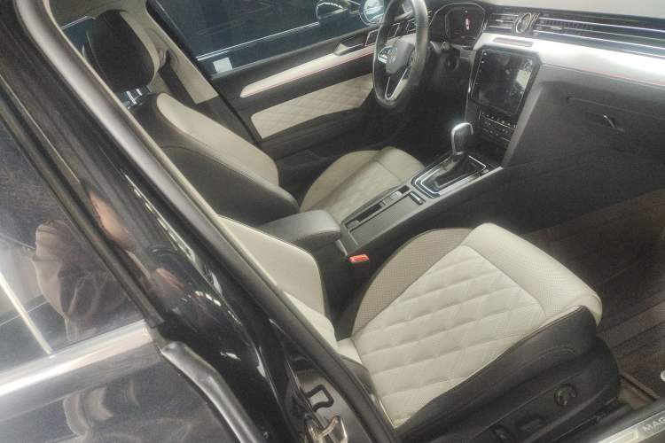 Used Volkswagen Magotan 2023 2 Million Units Commemorative Edition 330TSI DSG Luxury Version