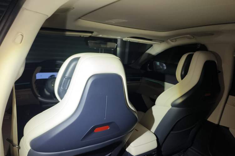 Used Lynk & Co 07 2024 EM-P 126 Long-Range Halo
