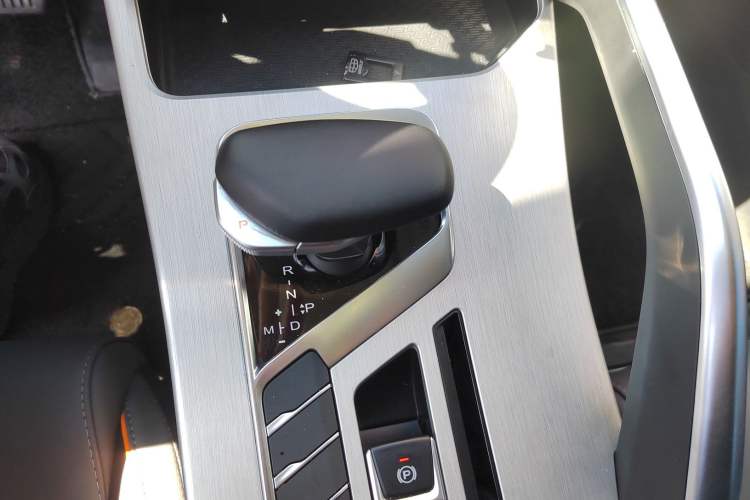 Used Geely Auto Coolray 2024 1.5T DCT Longteng Edition Gear Lever