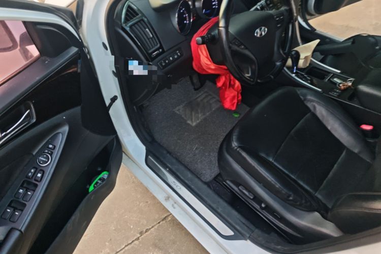 Used Hyundai Sonata 2015 Classic 2.0L Automatic Luxury Edition Driver Seat