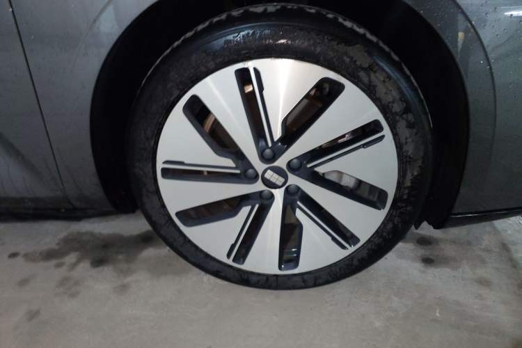 Used Geely Galaxy E8 2024 550 km Range Rear-Drive MAX