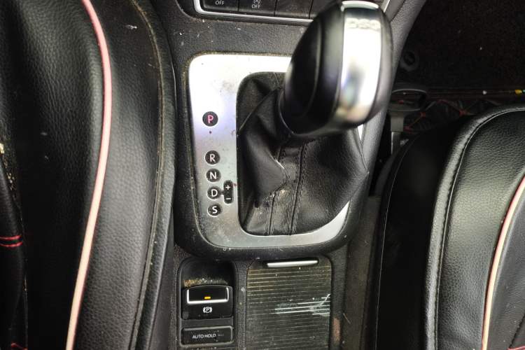 Used Volkswagen Tiguan 2016 280TSI Automatic Two-Wheel Drive Silk Road Comfort Edition Gear Lever