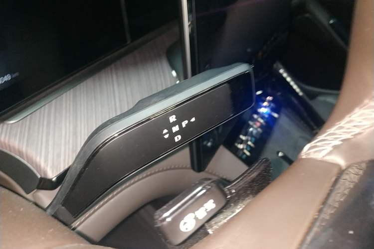 Used Denza Z9 2024 1100 km Four-Wheel Drive Max Version
