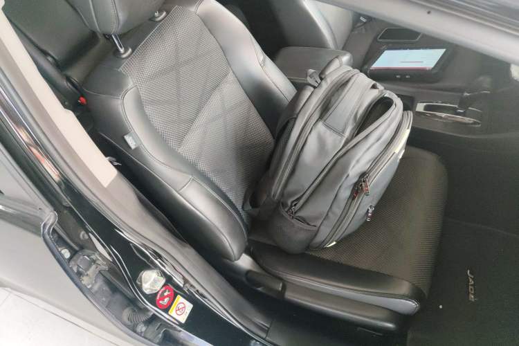 Used Honda Jade 2013 1.8L automatic Comfort version 5 seats
