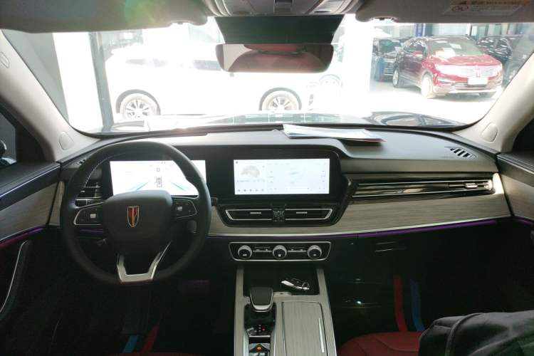 Used Hongqi HS5 2025 2.0T Two-Wheel Drive Flagship Pro Edition Center Console