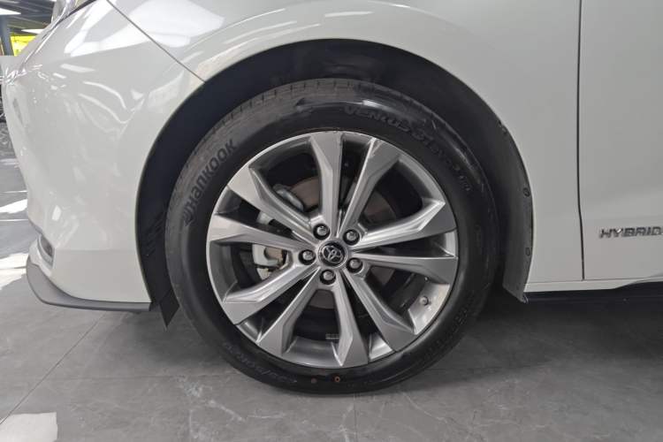 Used Toyota SIENNA 2023 2.5L Hybrid Deluxe Edition
