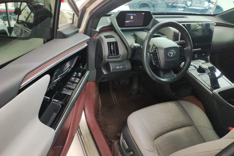 Used Toyota GAC bZ4X 2022 Long-Range Pro Interior 3