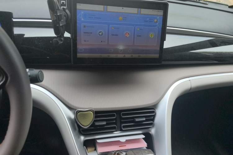 Used BYD Song Pro New Energy 2024 HONOR Edition DM-i 71KM Navigation Model
