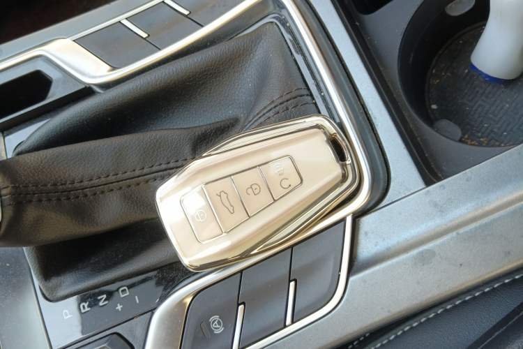 Used Geely Auto Emgrand 2021 UP 1.5L CVT Luxury Model Vehicle Key