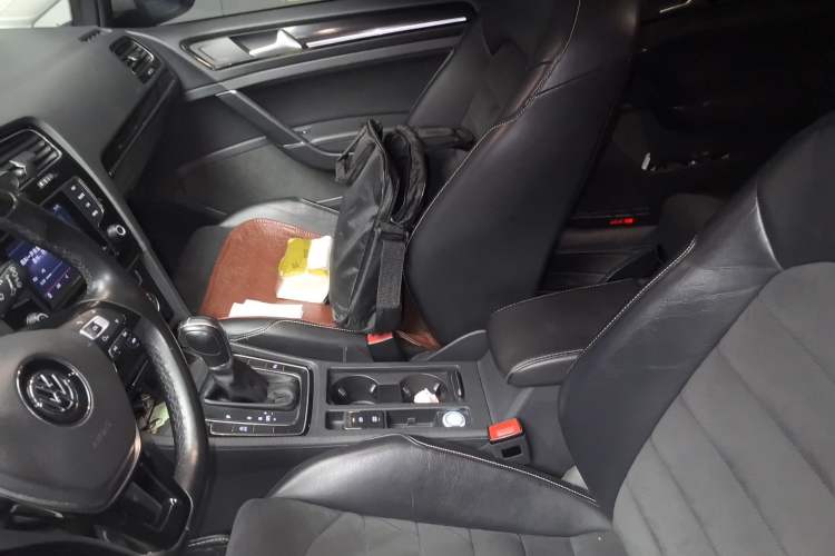 Used Volkswagen Golf 2014 1.4TSI Automatic Flagship Model Left Front Seat