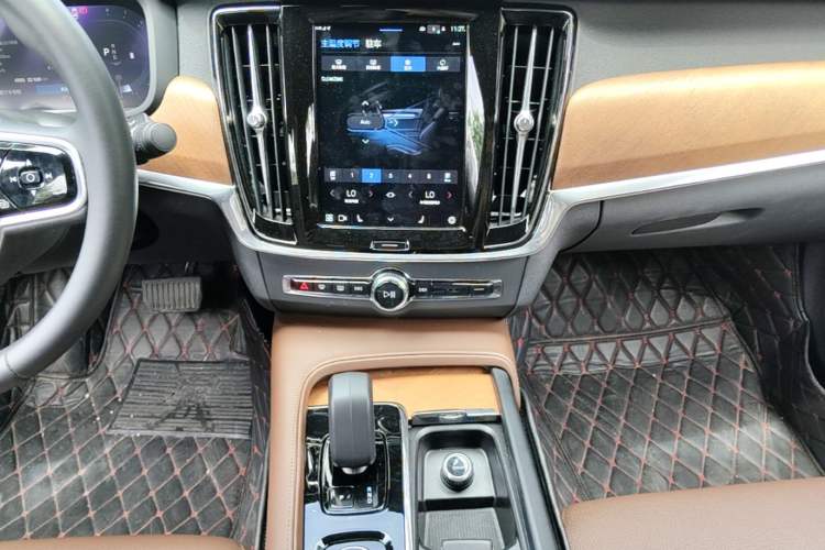 Used Volvo S90 2024 B5 Zhiyi Luxury Edition