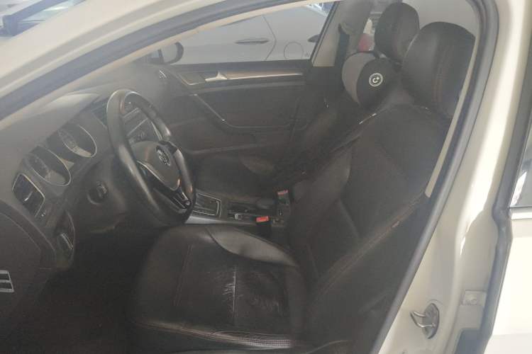 Used Volkswagen Golf 2015 1.6L Automatic Comfort Model
