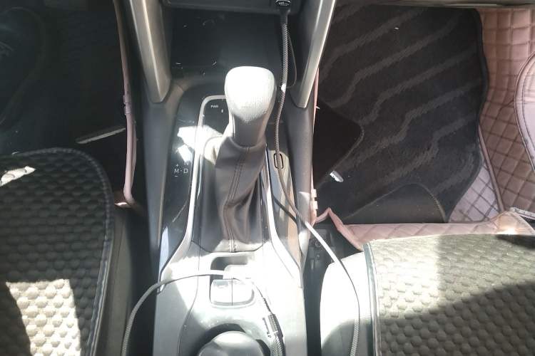 Used Toyota Corolla Cross 2022 2.0L Elite Edition Gear Lever