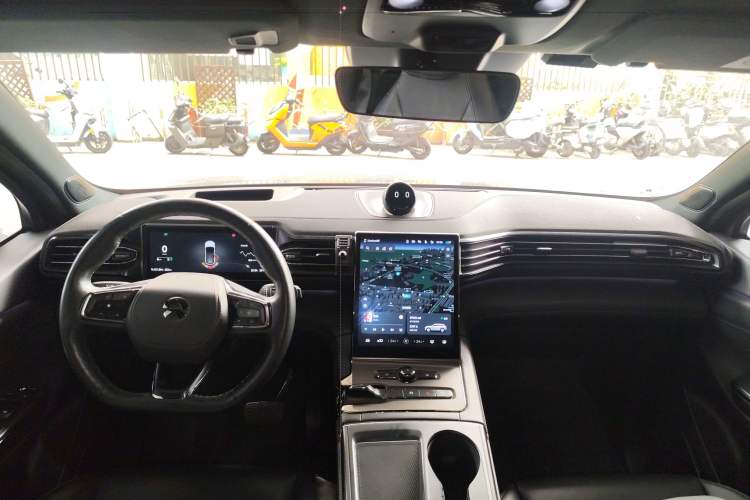 Used Nio ES6 2022 75 kWh Sport Edition Center Console