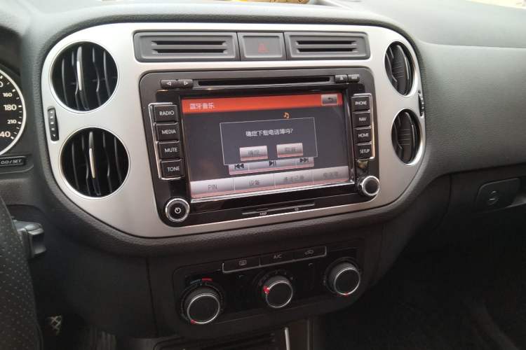 Used Volkswagen Tiguan 2013 1.8TSI Automatic Two-Wheel Drive Trend Edition Audio And AC Panel