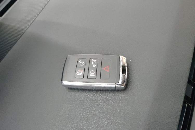 Used Land Rover Discovery Sport New Energy 2024 1.5T P300e Plug-in Hybrid Electric Version