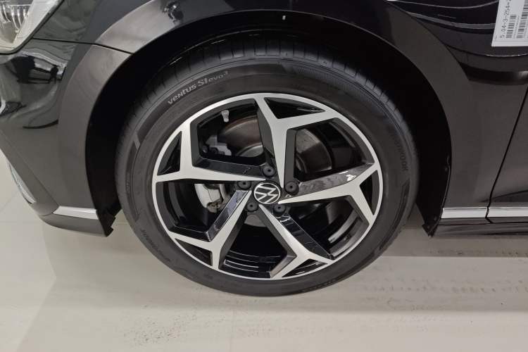 Used Volkswagen Magotan 2023 2 Million Units Commemorative Edition 330TSI DSG Luxury Version