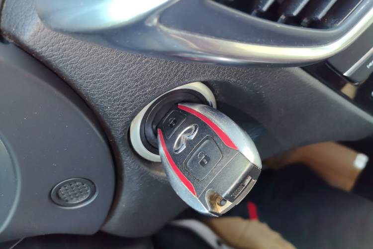 Used Infiniti QX30 2017 1.6T Two-Wheel-Drive Sport Edition
