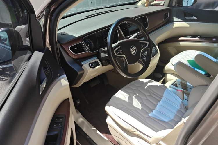 Used Buick GL8 2014 3.0L GT Luxury Business Haoya Edition