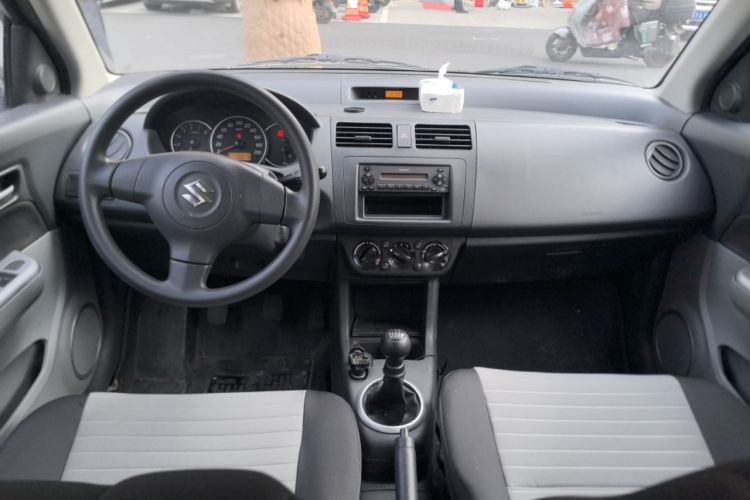 Used Suzuki Swift 2013 1.3L Manual Value Edition Center Console