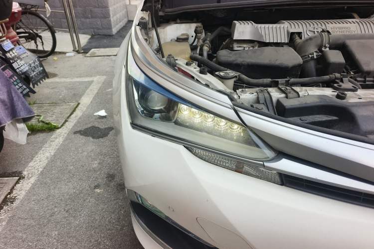 Used Toyota Corolla 2018 Dual-Engine 1.8L E-CVT Smart Edition
