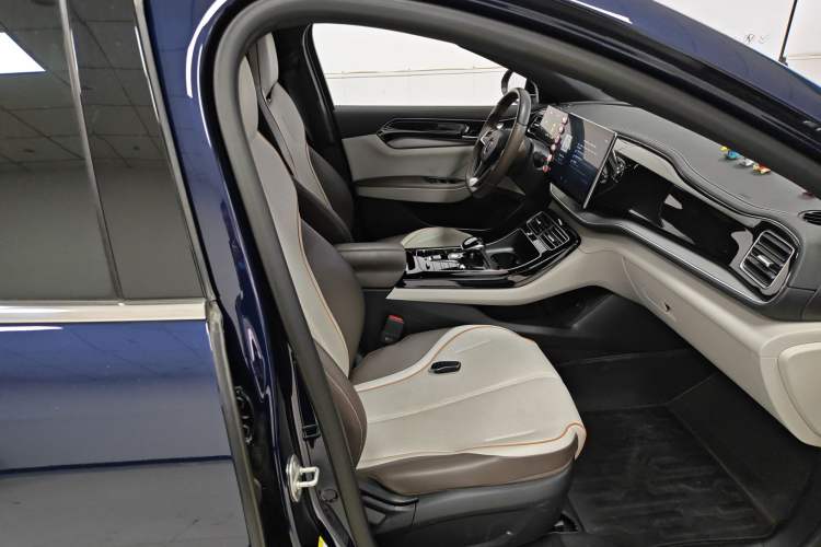 Used BYD Qin PLUS 2023 Champion Edition DM-i 120KM Beyond Model