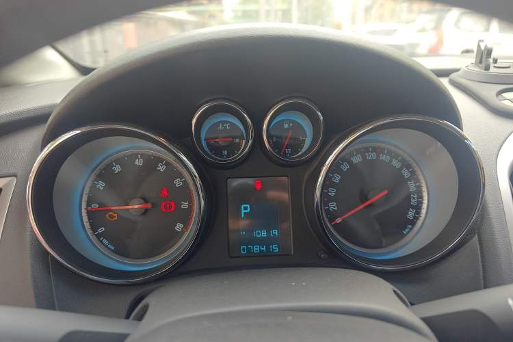 Used Buick GT 2013 XT 1.6T Automatic Fashion Sport Edition Instrument Cluster