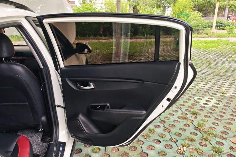 Used Kia KX Cross 2018 1.6L Automatic Dynamic Sunroof Version
