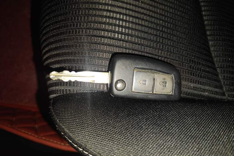 Used Nissan Tiida 2016 1.6L CVT Cool Dynamic Edition Vehicle Key