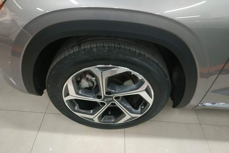 Used Geely Auto Monjaro L 2024 2.0TD High-Power Automatic Two-Wheel Drive Yunqi Version