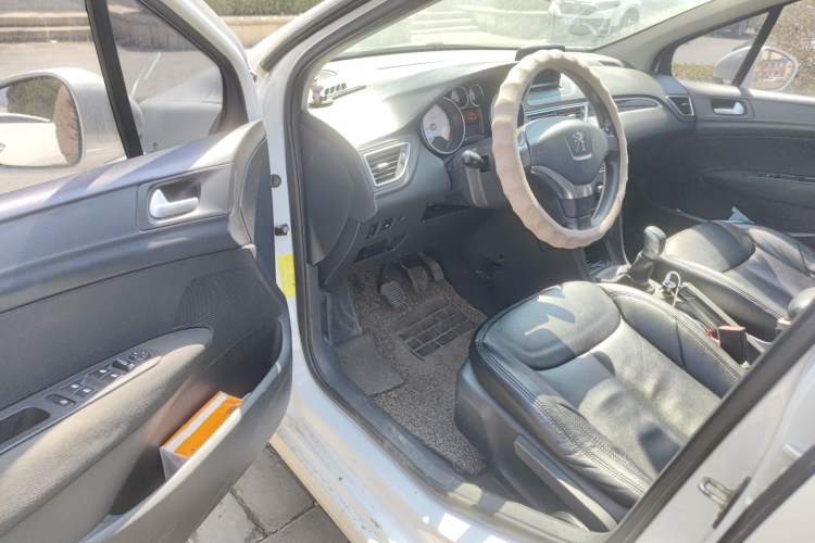 Used Peugeot 308 2014 Enjoy Edition Classic 1.6L Manual YouShang Model
