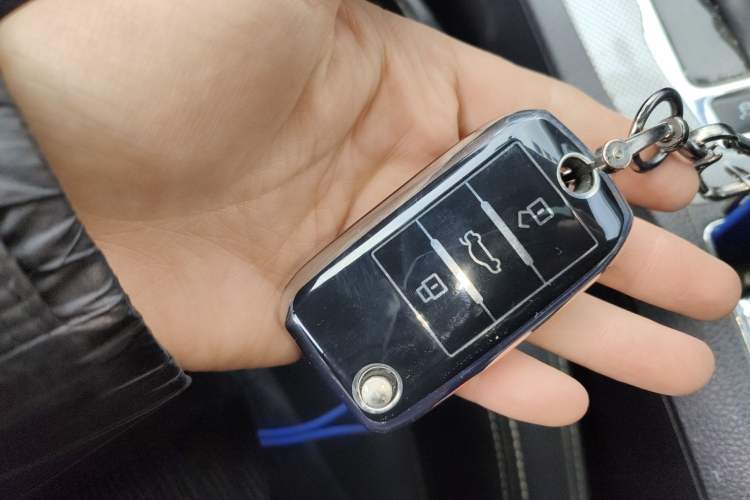 Used Roewe RX5 2018 20T Two-Wheel Drive Automatic Internet Smart Edition