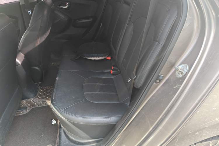 Used Hyundai ix35 2010 2.0L Automatic Two-Wheel Drive Elite Edition GLS
