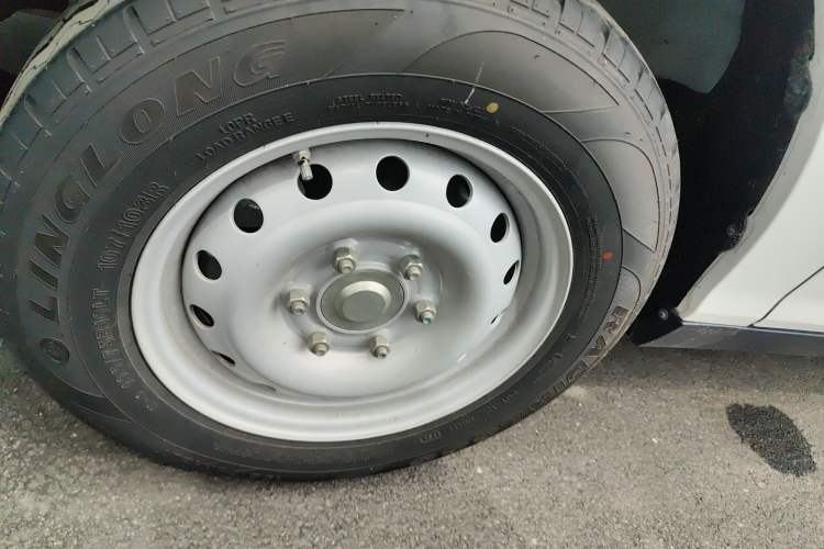 Used Ruichi EC75 2025 Intelligent Driving Ultra-Charging Version Pioneer II Type 50.1 kWh Exterior 5