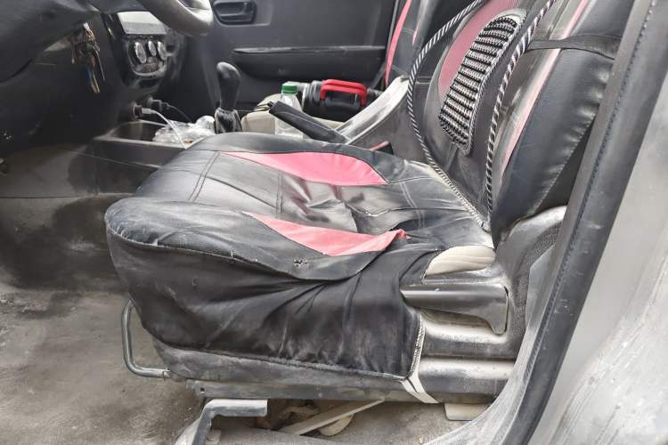 Used Wuling Rongguang V 2016 1.5L Standard Version Left Front Seat