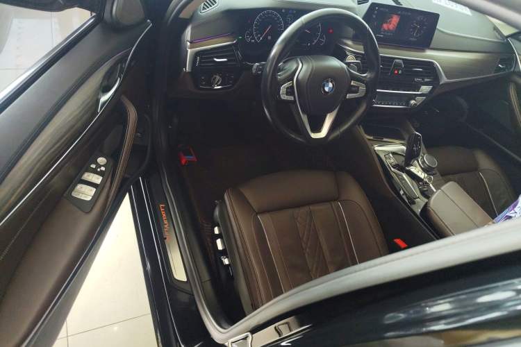 Used BMW 5 Series 2019 540Li Executive Edition Driver Seat
