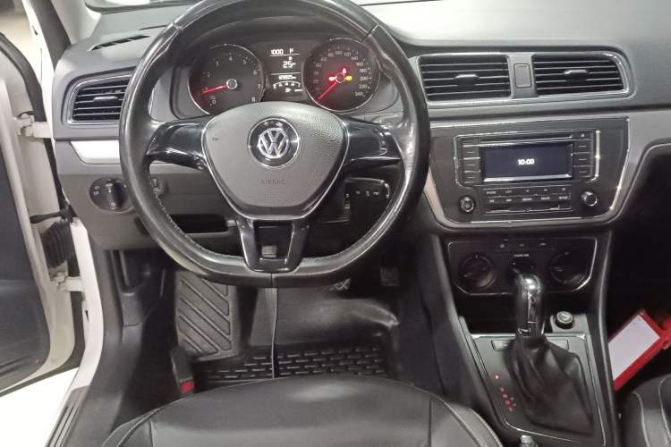 Used Volkswagen Lavida 2015 1.6L Automatic Comfort Edition