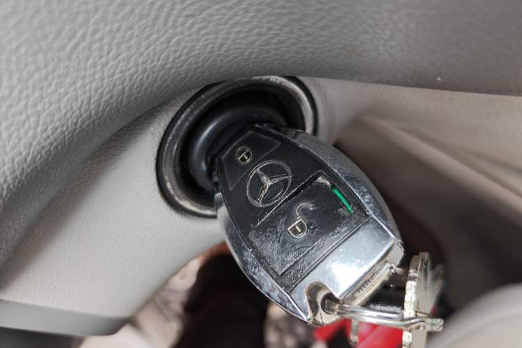 Used Mercedes-Benz M-Class 2010 ML 300 4MATIC