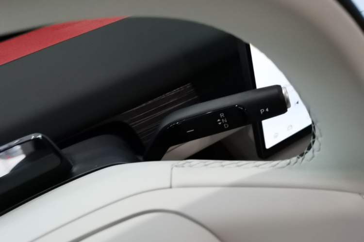 Used ONVO L60 2025 Model—60 kWh Rear-Wheel-Drive Version Gear Lever