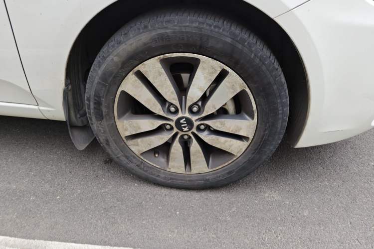 Used Kia Forte 2014 1.6L AT Premium Model Right Front Wheel Hub