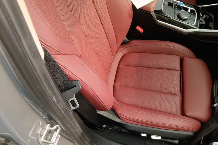 Used BMW i3 2022 eDrive 35 L Right Front Seat