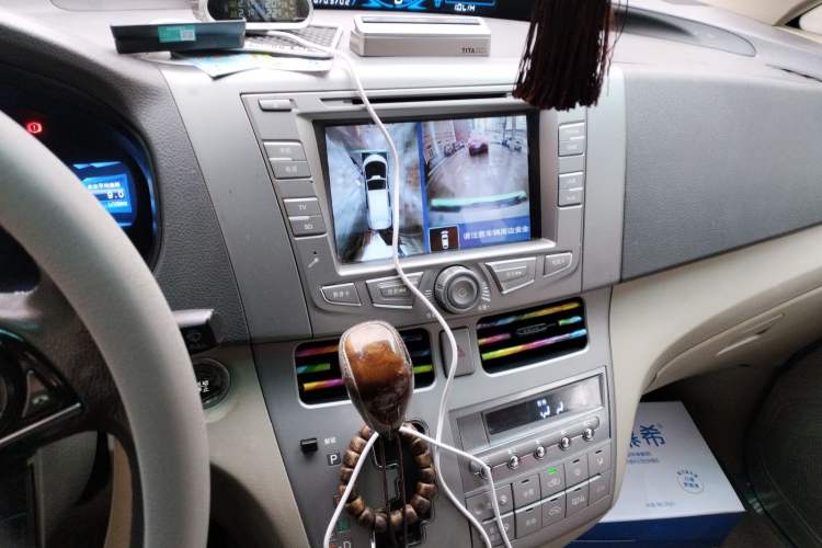 Used BYD M6 2015 2.4L Automatic Luxury Model