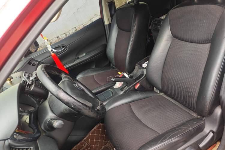 Used Nissan Tiida 2011 1.6L CVT Smart Version Left Front Seat