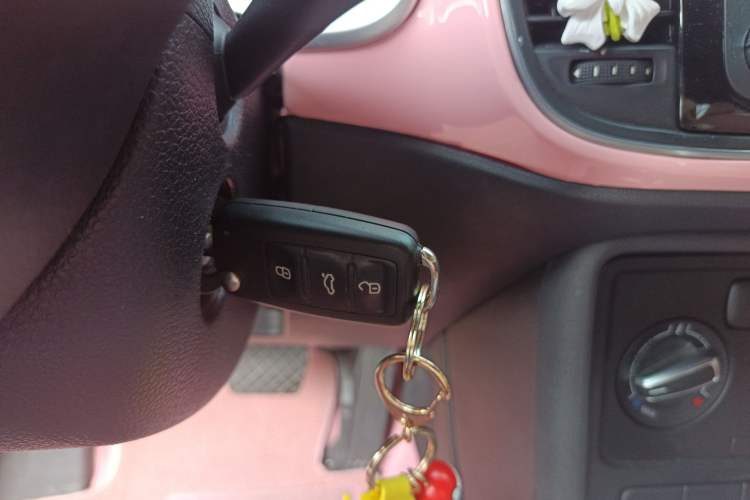 Used Volkswagen Beetle 2014 1.2TSI Fashion Edition Interior 1